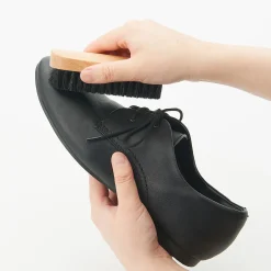 Brosse à chaussures en hêtre