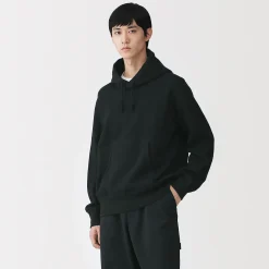 Chandail à capuchon en coton traditionnellement tricoté pour homme