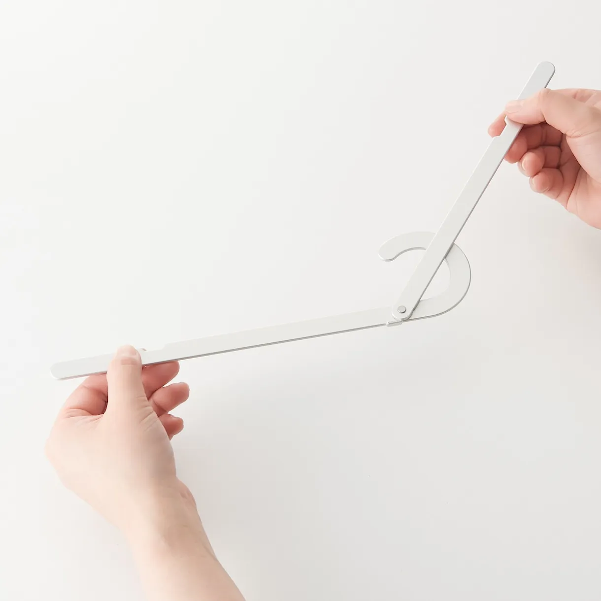 Cintre pliable en aluminium