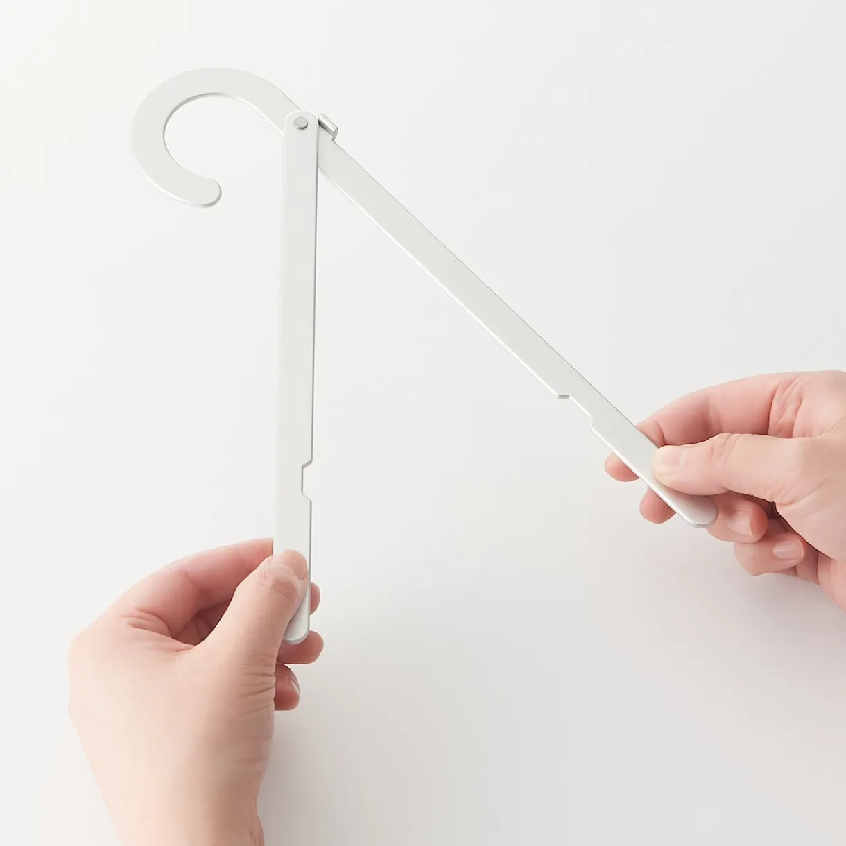 Cintre pliable en aluminium