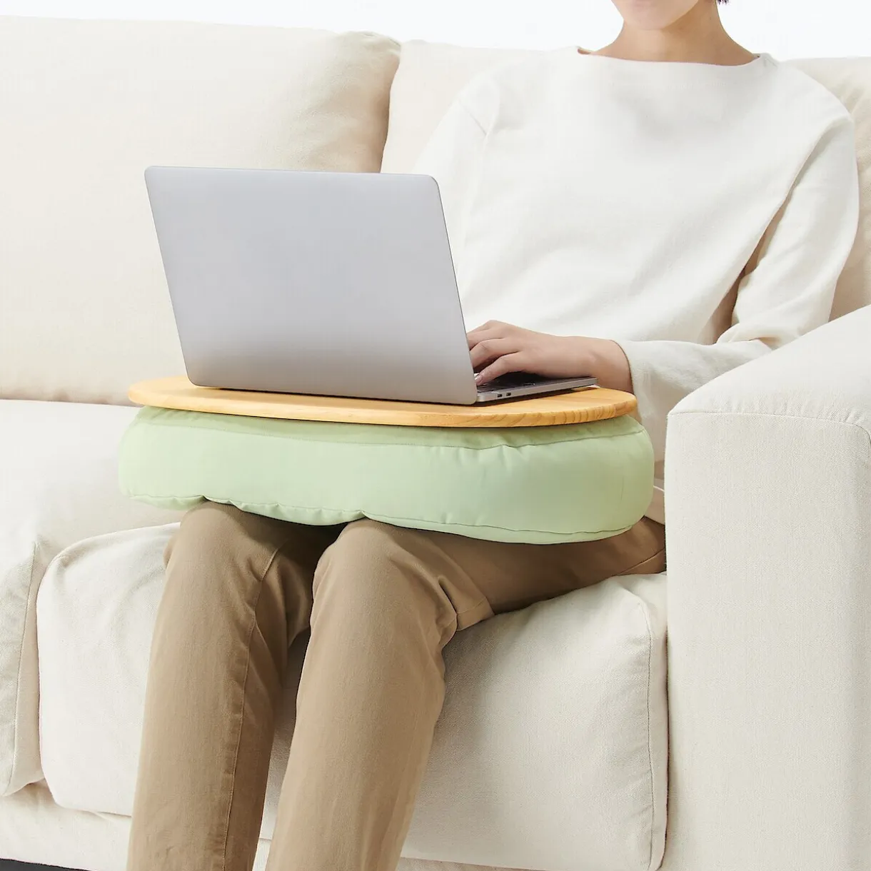 Coussin pour ordinateur portable avec plateau