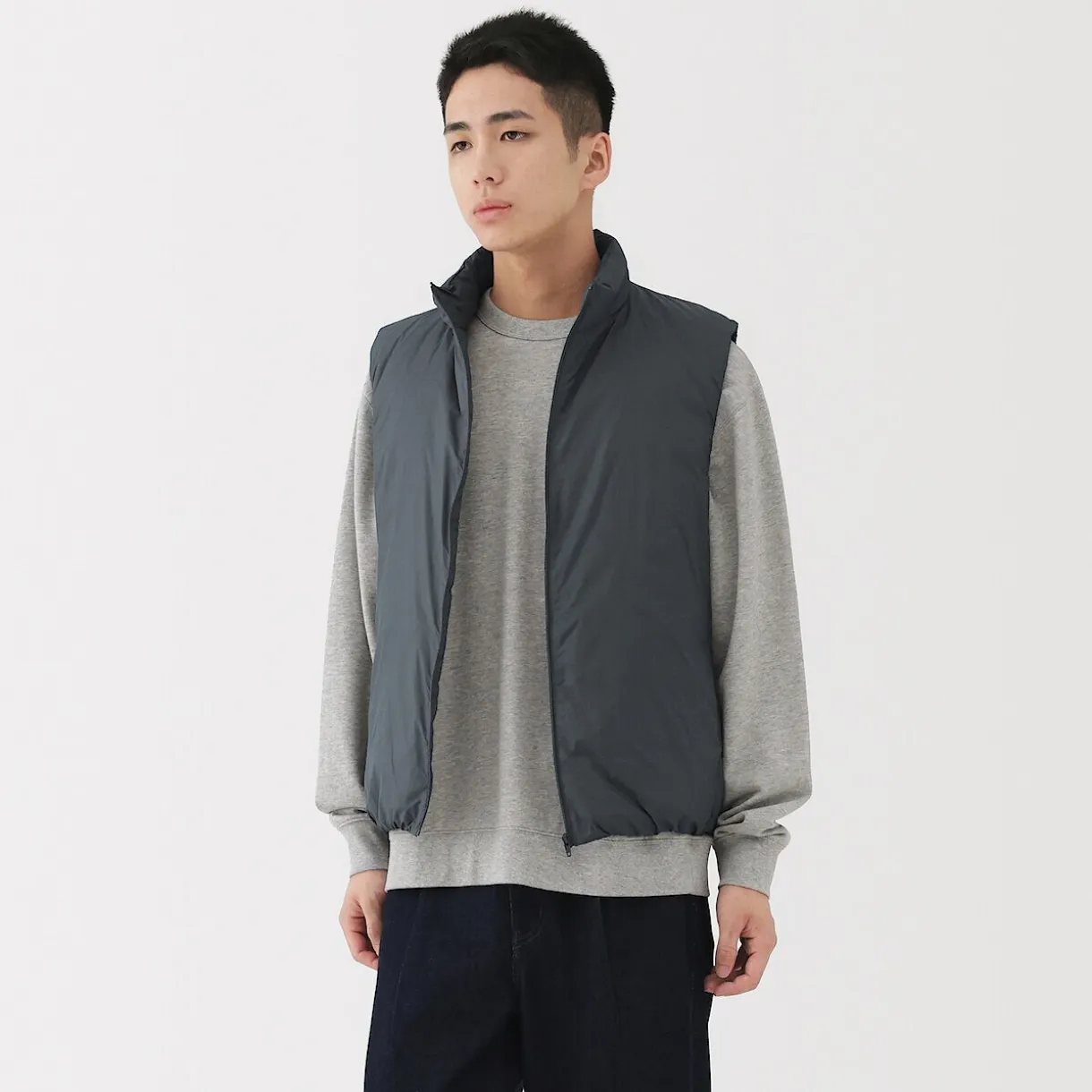 Doudoune légère pliable en nylon recyclé sans manche à col montant pour homme