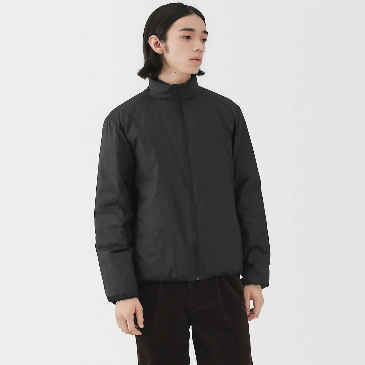 Doudoune légère pliable en nylon recyclé à col montant pour homme