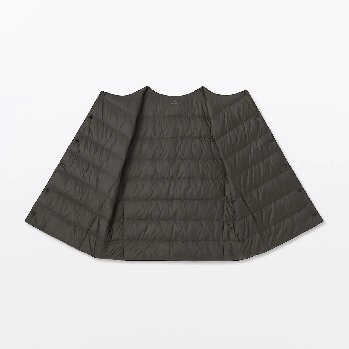 Doudoune légère pliable en nylon recyclé sans manche sans col pour femme