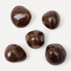 Fraises enrobées de chocolat noir