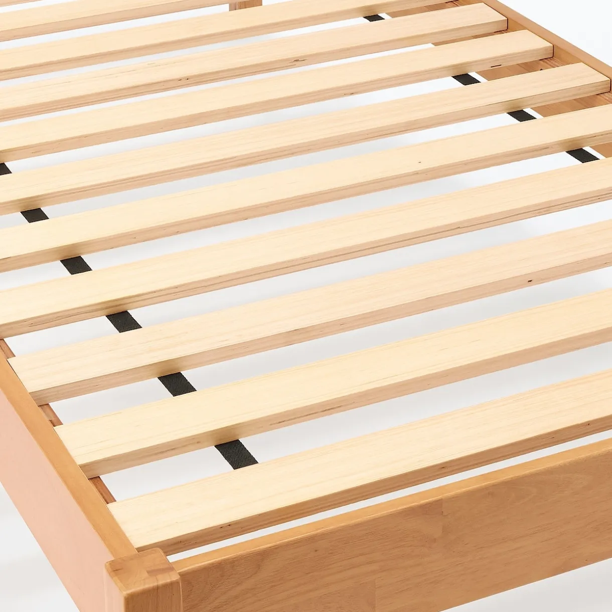 Lit double plaqué en bois d'hévéa