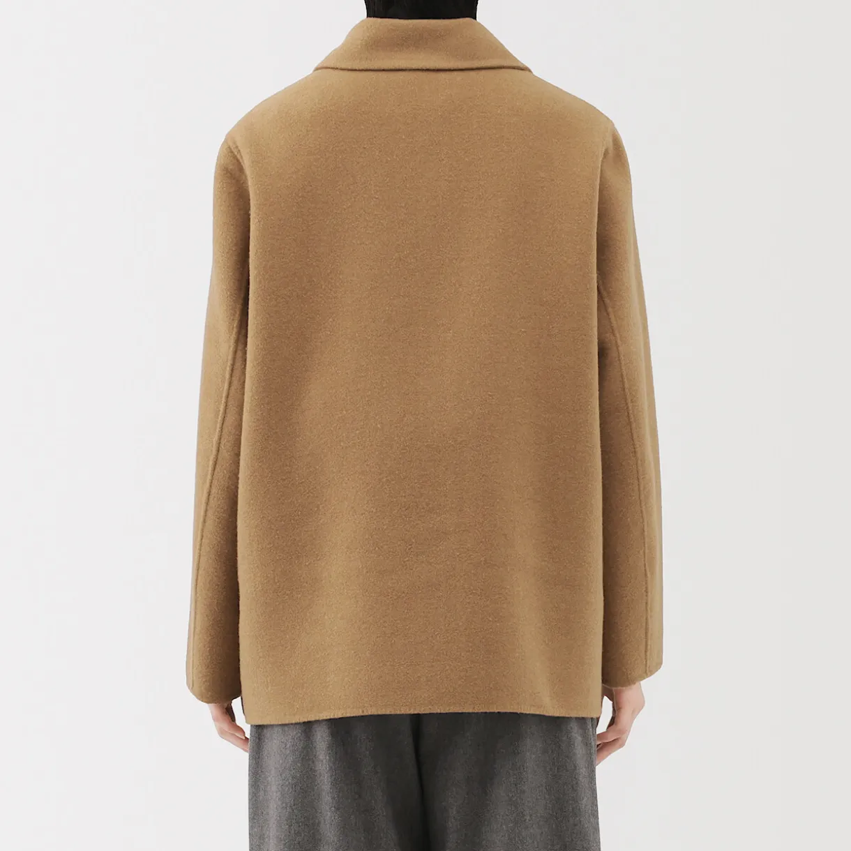 Manteau court en mélange de laine mérinos pour femme