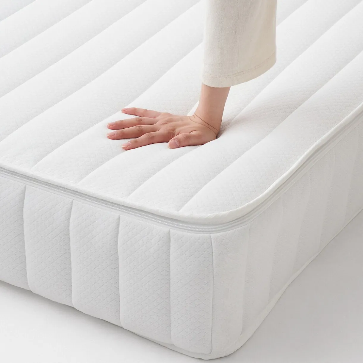 Matelas large double à ressorts ensachés standard avec support ferme