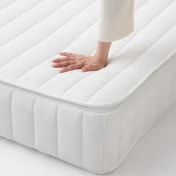 Matelas simple à ressorts ensachés standard avec support ferme