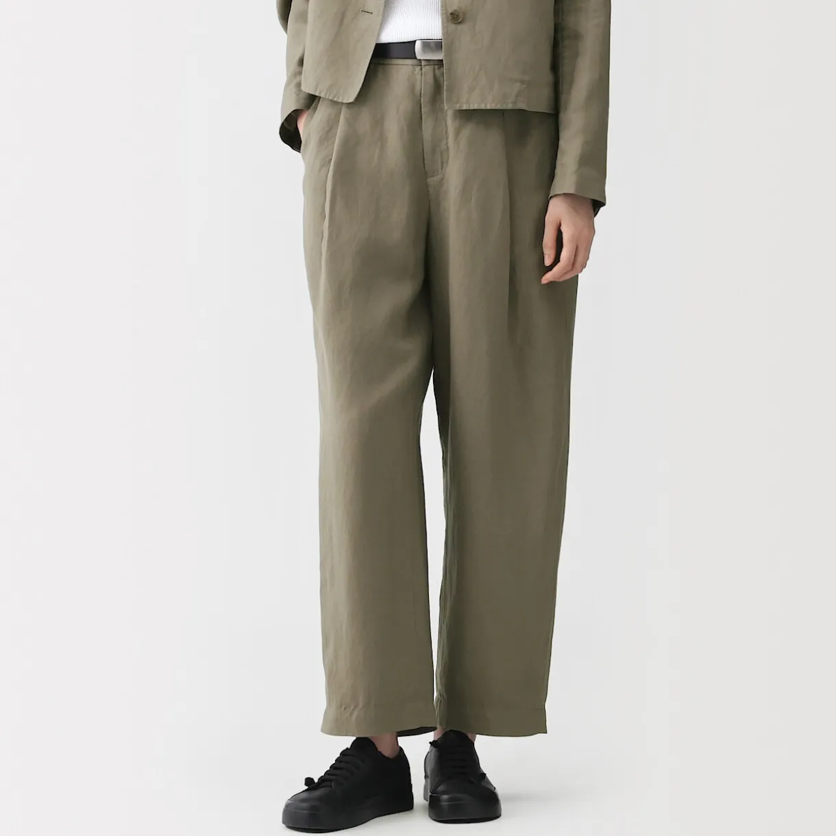 Pantalon large plissé en lin et lyocell pour femme