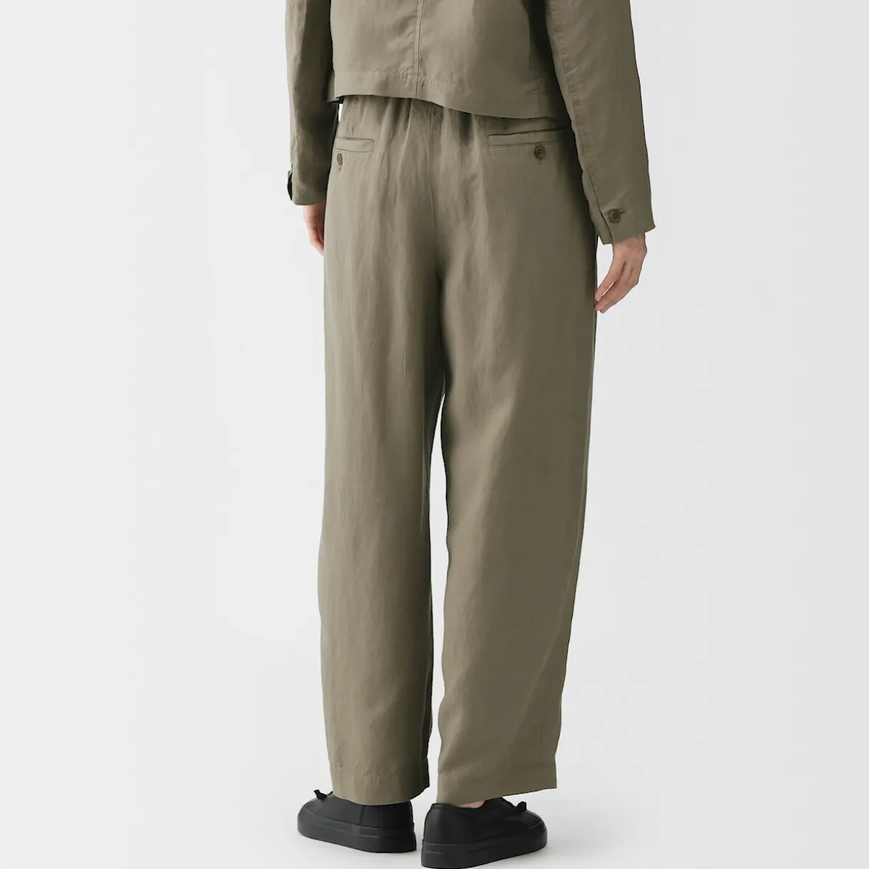 Pantalon large plissé en lin et lyocell pour femme