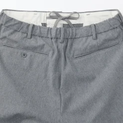 Pantalon plissé ajusté et stretch pour homme
