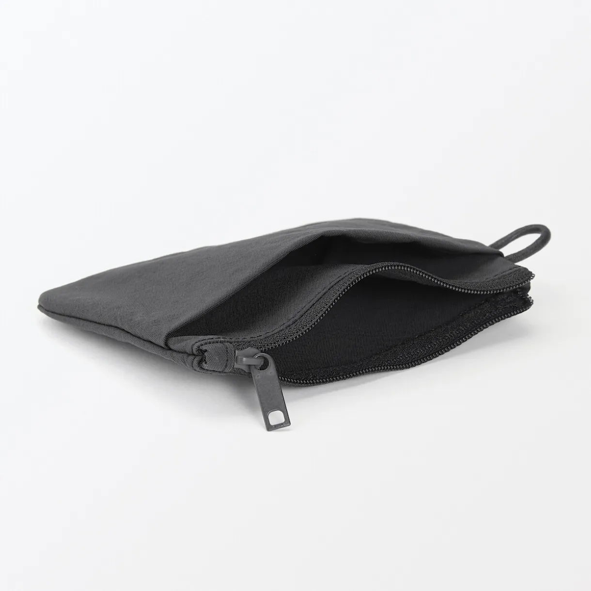 Pochette zippée en nylon texturé ‐ Petite