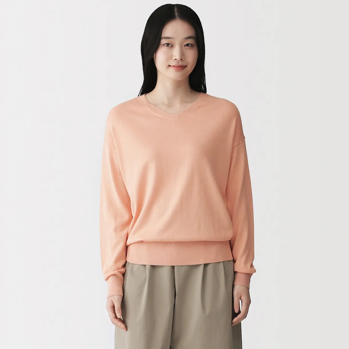 Pull à col en V en mélange de fibres de soja pour femme