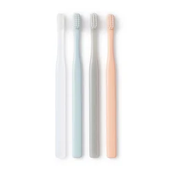 Set de brosses à dents en polypropylène 4 couleurs