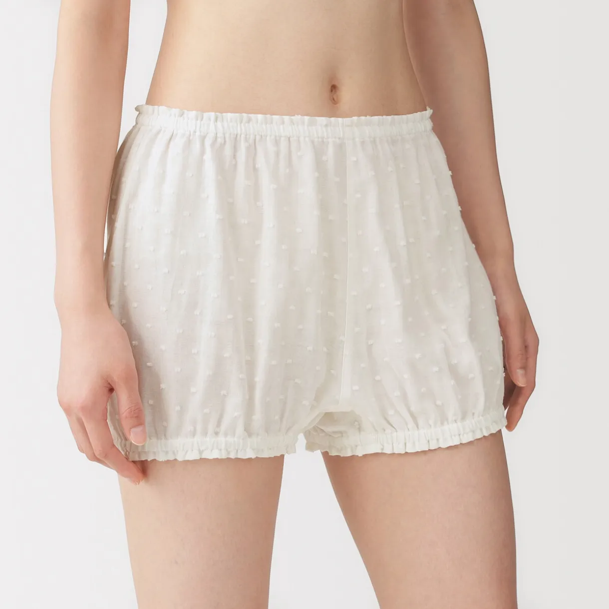 Short ballon en double gaze à pois dobby pour femme
