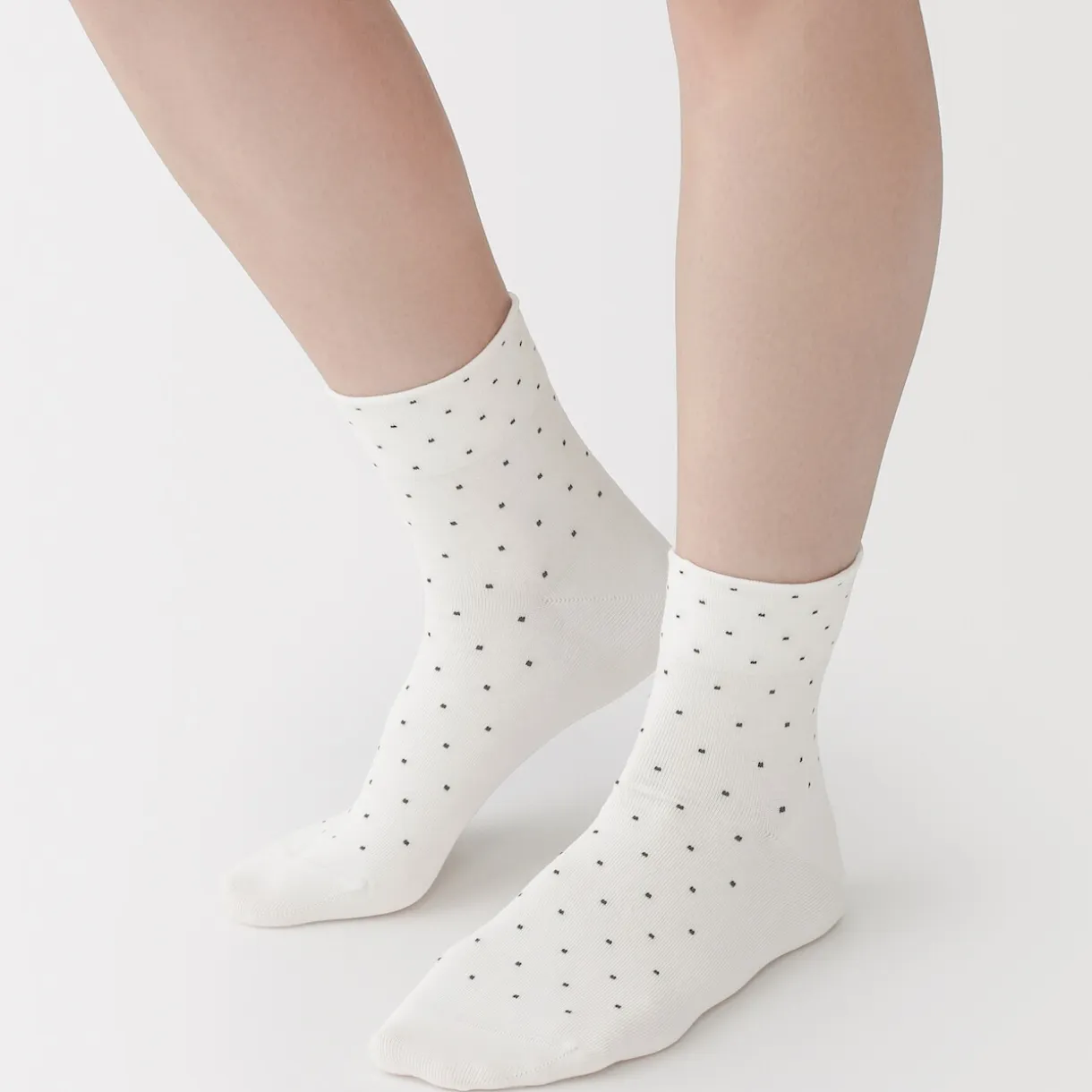 Soquettes à pois et à bordures confortables pour femme