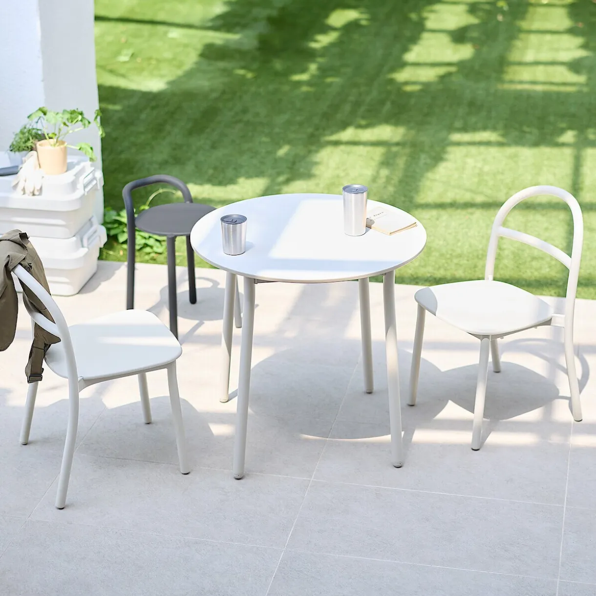 Table en aluminium - Petite - Gris clair