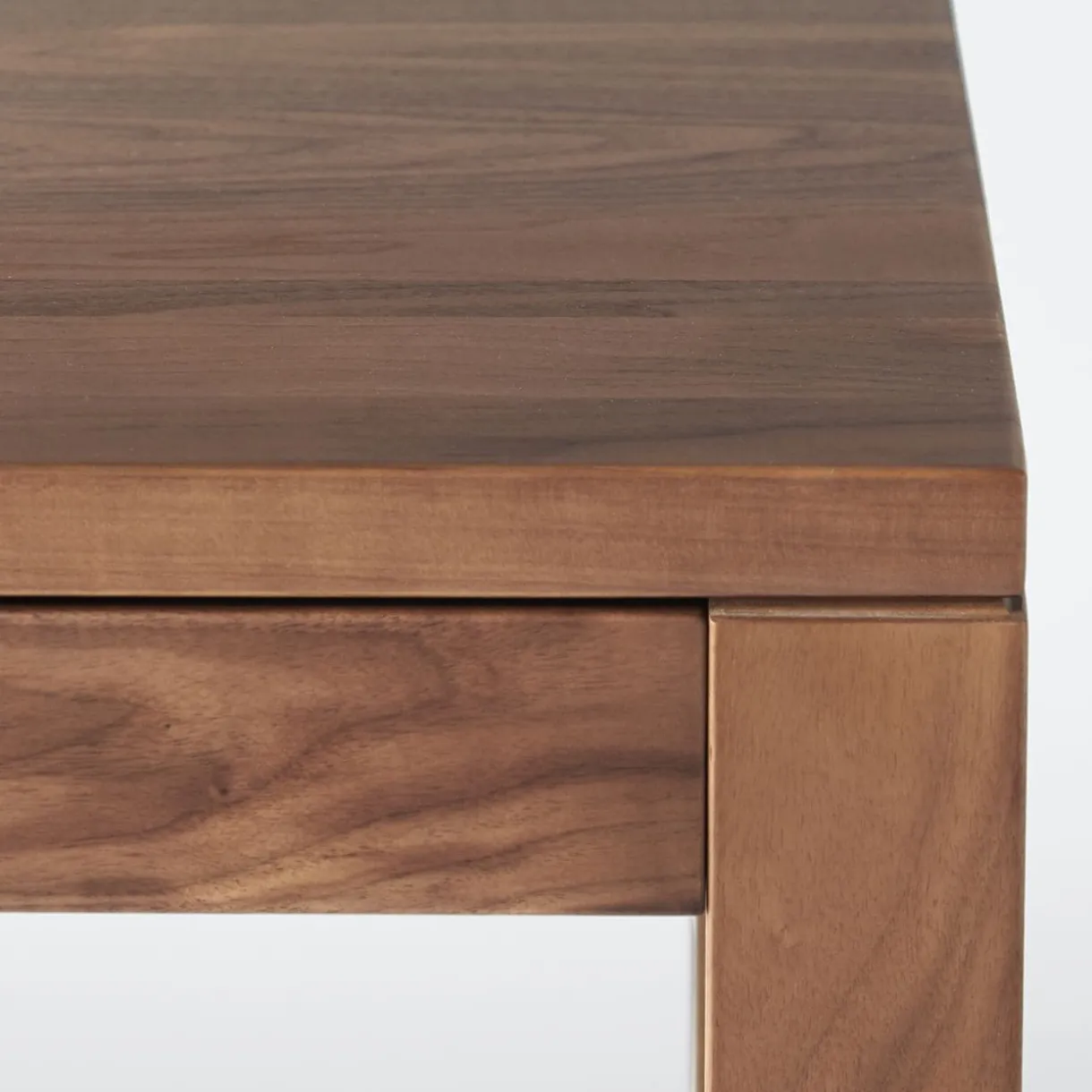 Table en noyer naturel 140cm