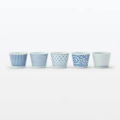 Tasse à saké en porcelaine Hasami - Motif arabesque