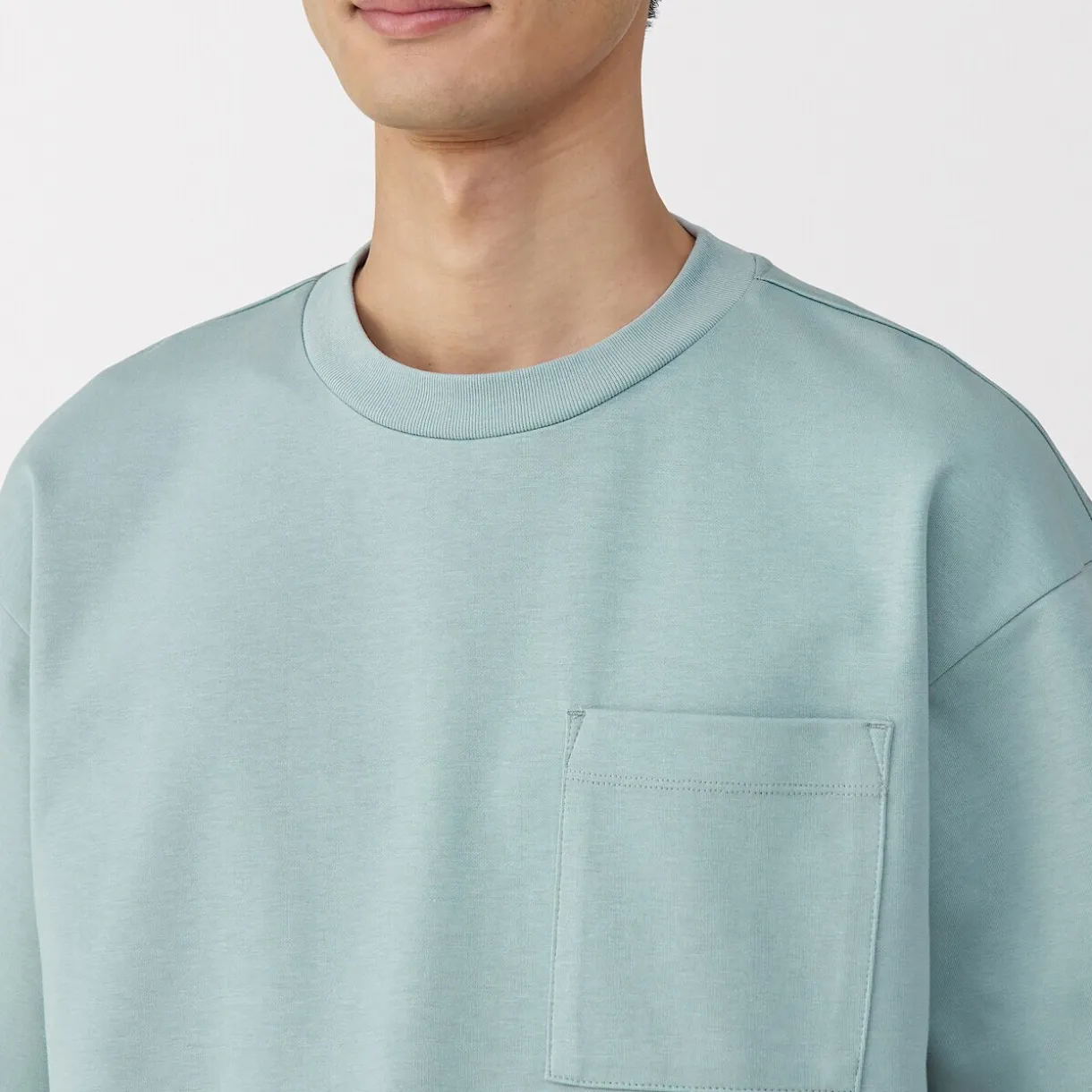 T‐shirt Cool Touch à poche coupe Relax pour homme.