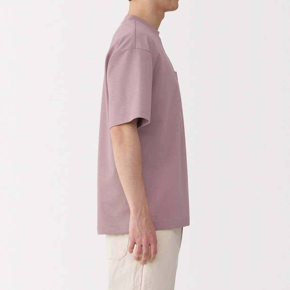 T‐shirt Cool Touch à poche coupe Relax pour homme.