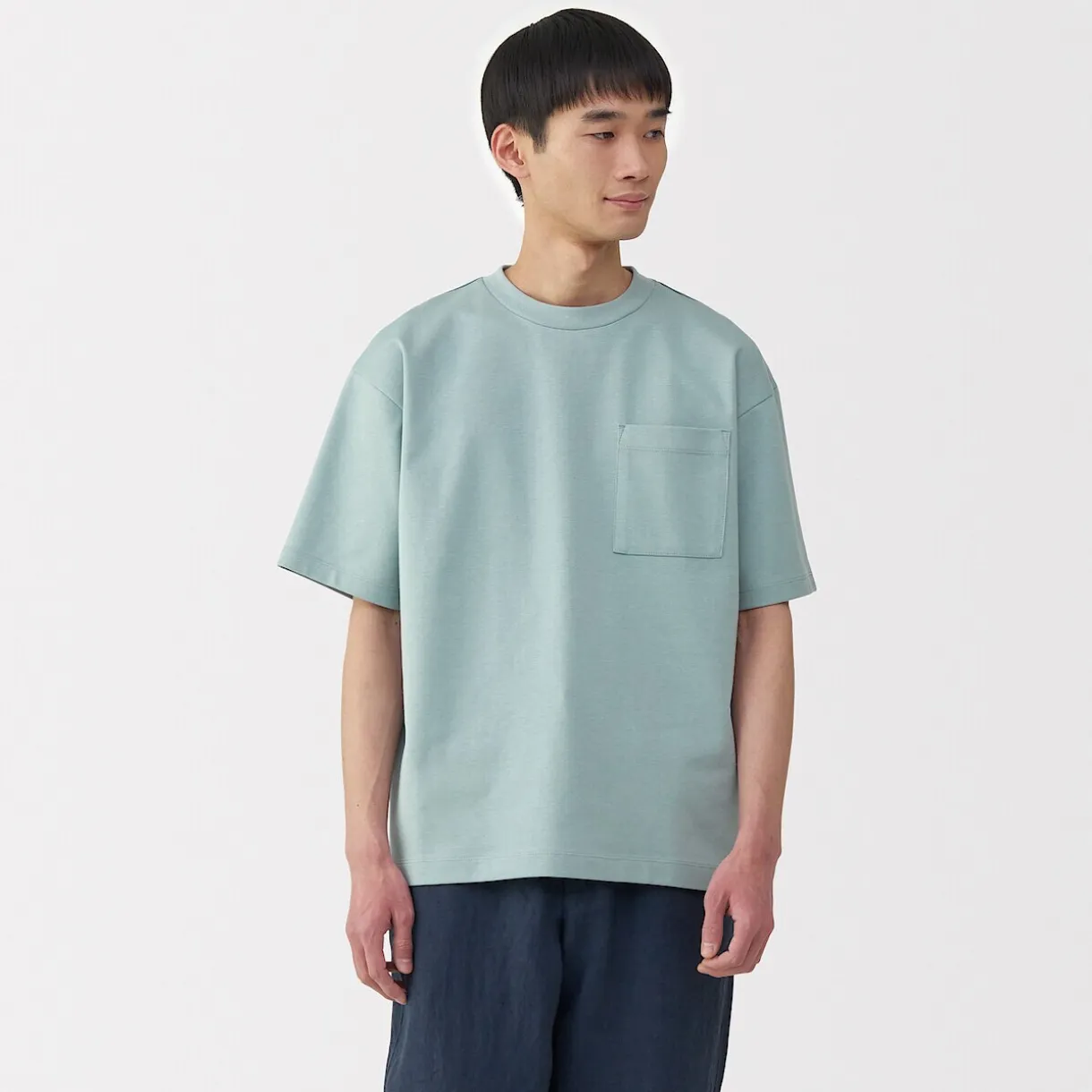 T‐shirt Cool Touch à poche coupe Relax pour homme.