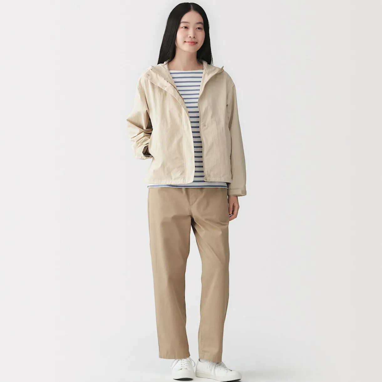 Veste à capuche pliante et déperlante pour femme